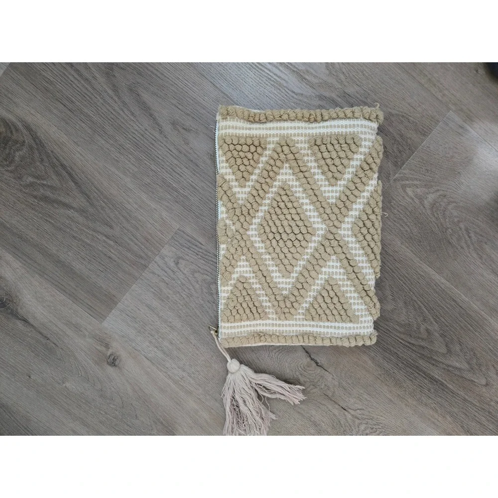 Lulus Boho Woven  Diamond Tassel Clutch Bag Tan Cream Geometric Zipper Pouch